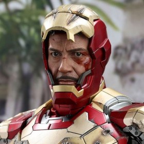 Iron Man Mark XLII Deluxe Ver. Iron Man 3 1/4 Action Figure by Hot Toys